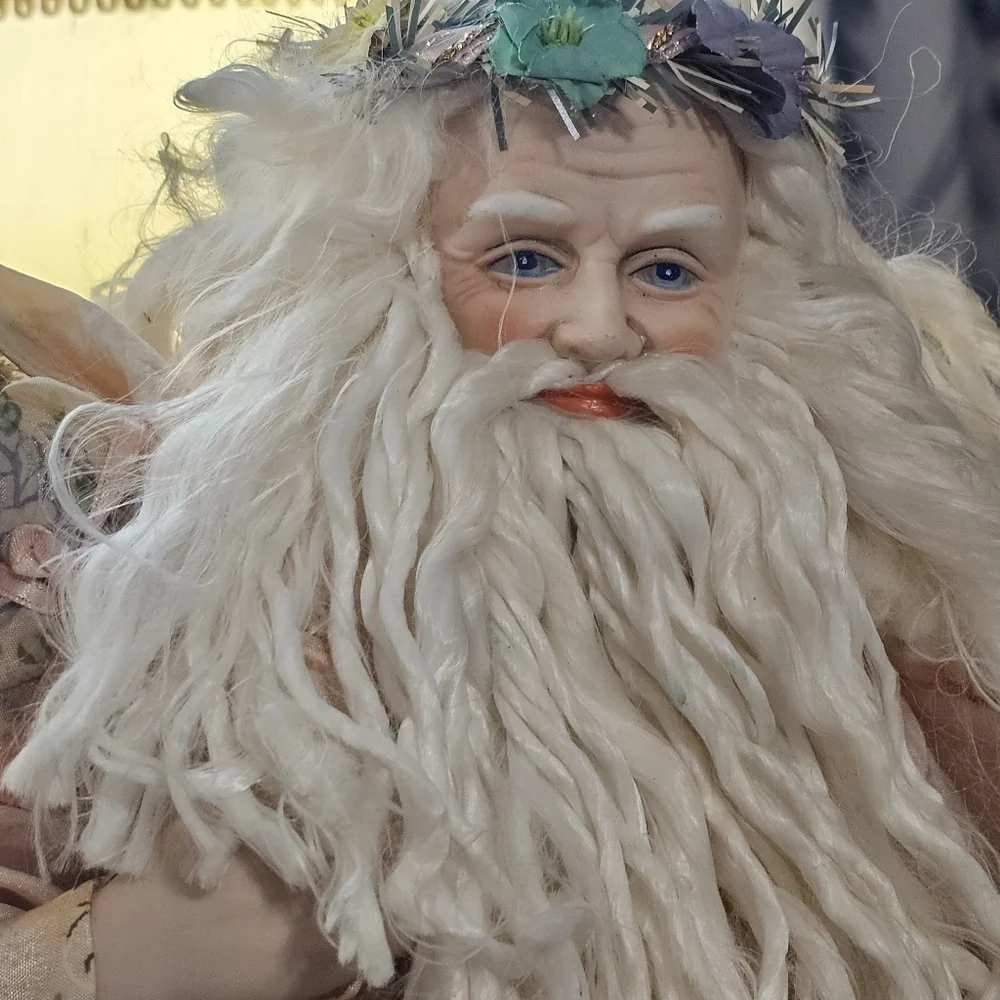 Brinn Collectible Porcelain Christmas Romance Santa 16